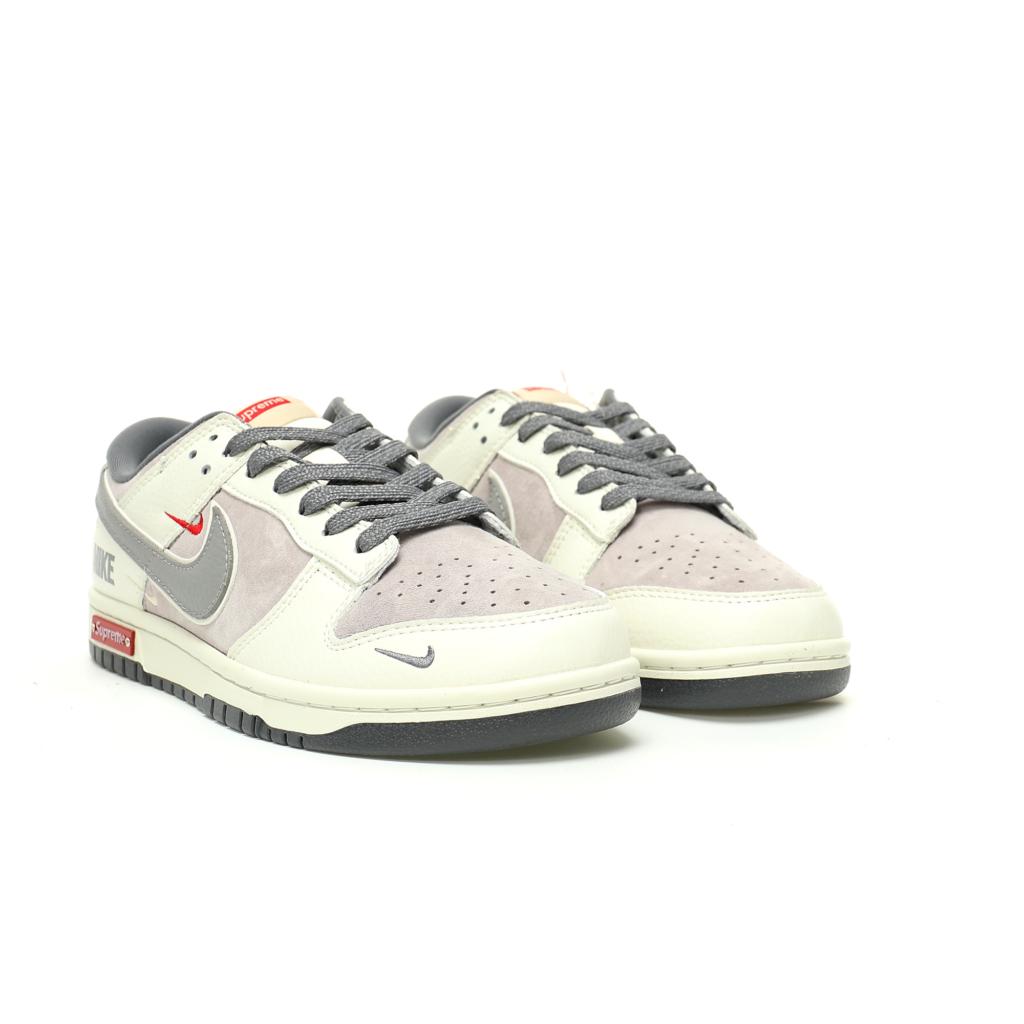 Supreme x Nike By You SB Dunk Low Retro SP 