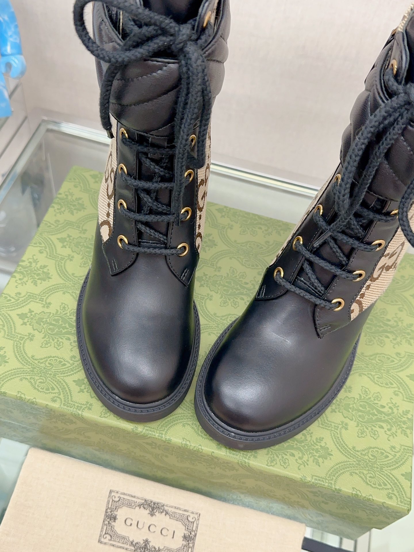 GUCCI WOMEN'S BOOT WITH DOUBLE G