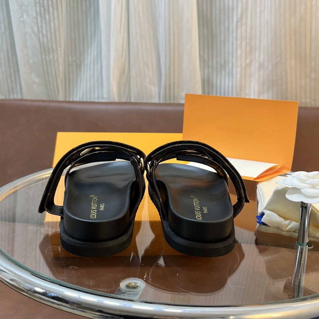 Louis Vuitton LV beach sandals and flatform sandals