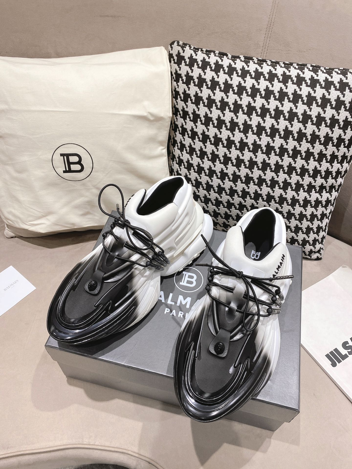 Balmain spaceship dad shoes