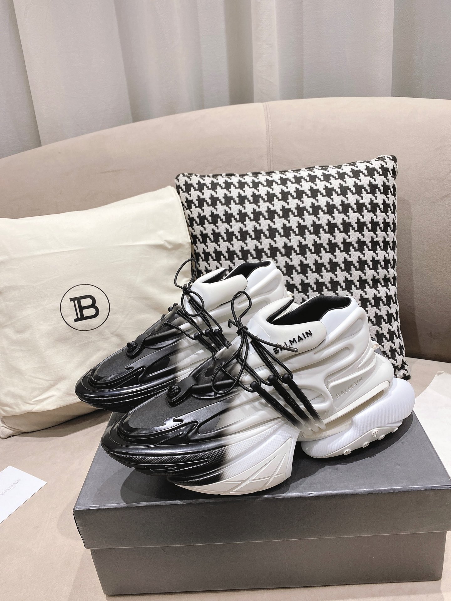Balmain spaceship dad shoes