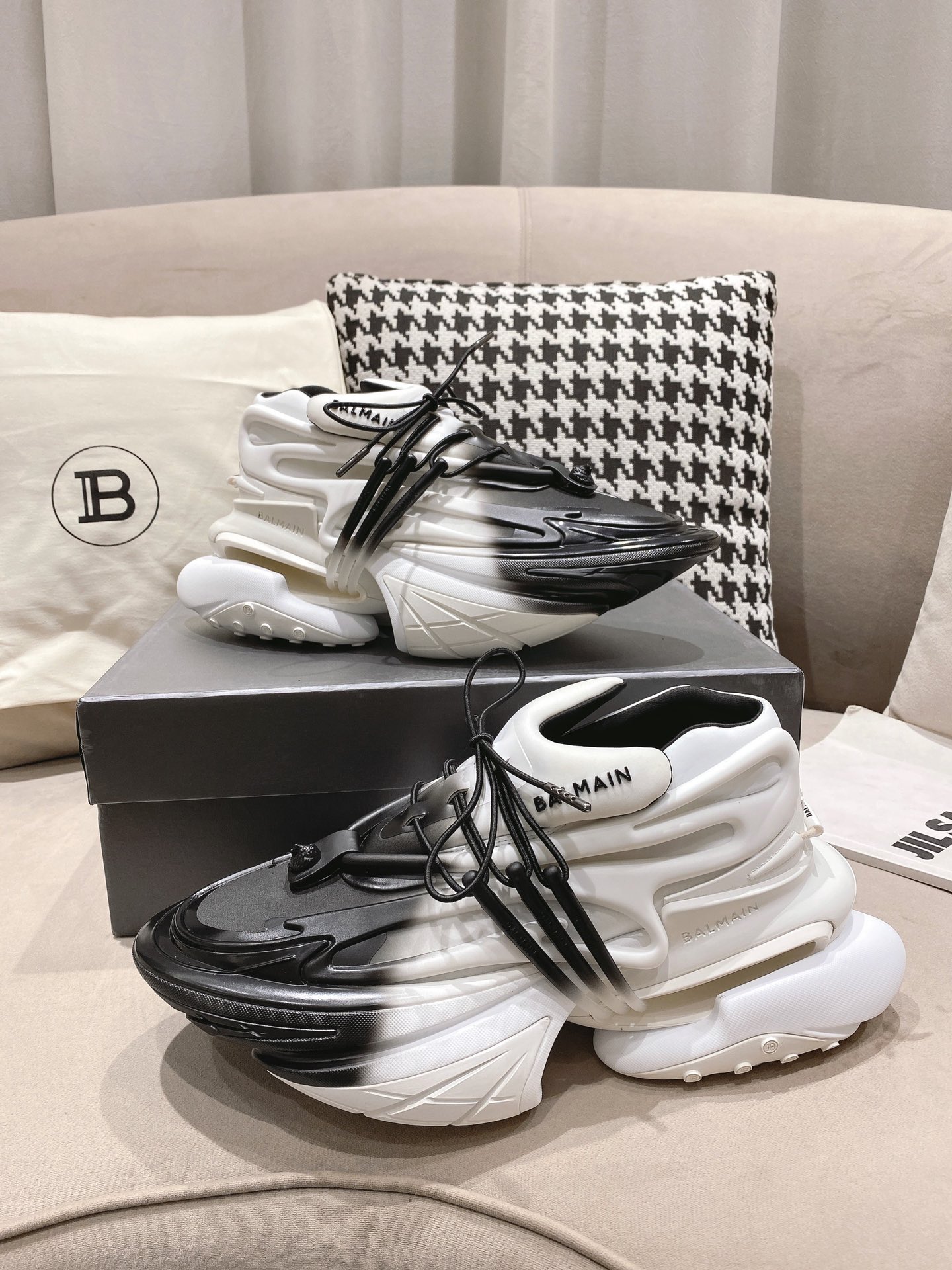 Balmain spaceship dad shoes