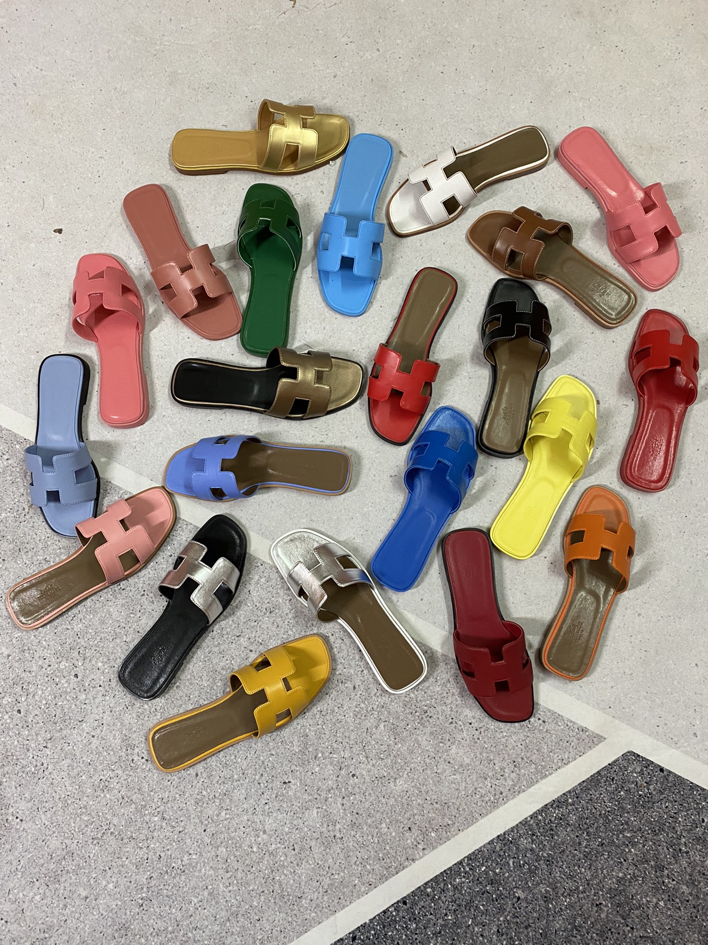 Hermès classic H slippers