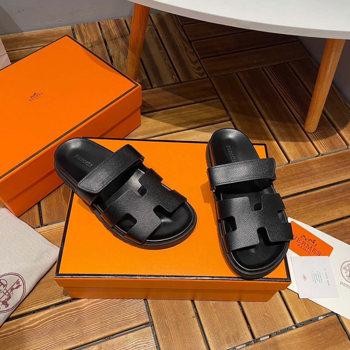 Hermès unisex uncle sandals