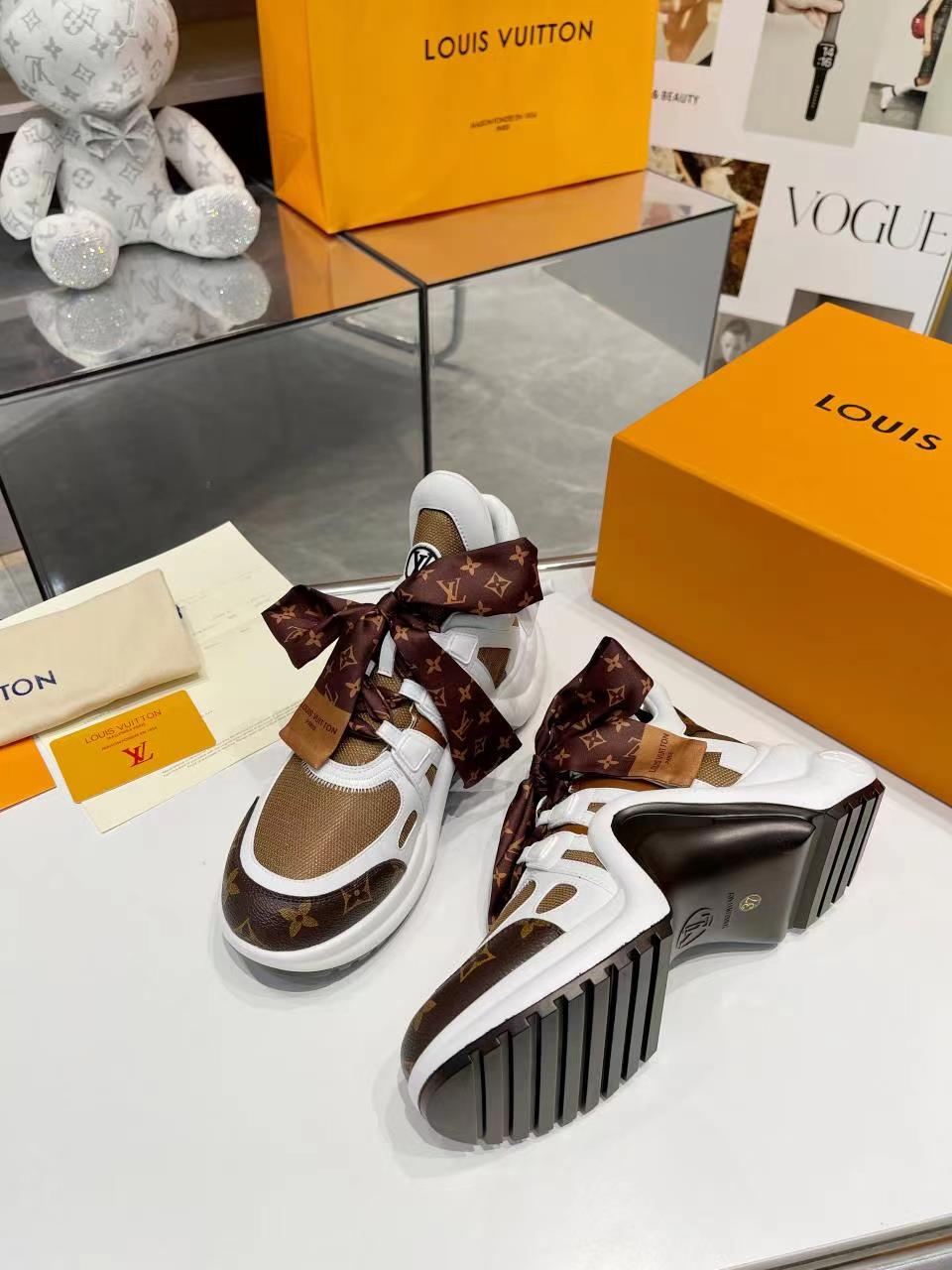 LOUIS VUITTON LV Arch bridge dad shoes