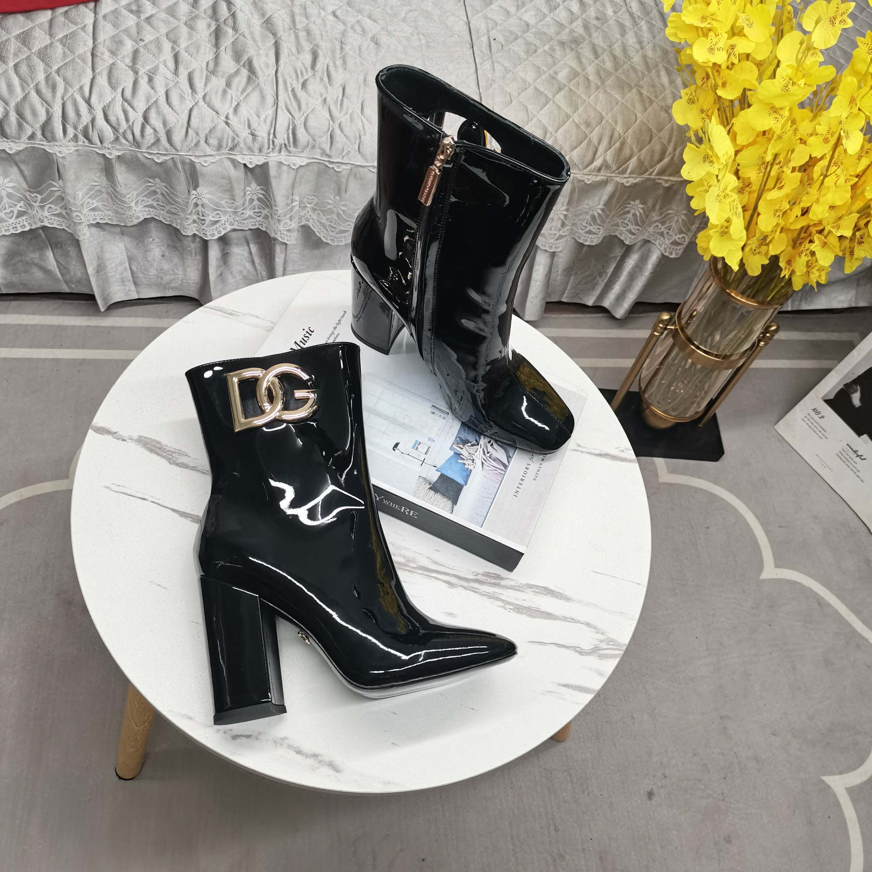 Dolce & Gabbana DG cut-out clasp embellished boots