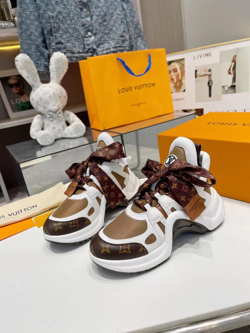 LOUIS VUITTON LV Arch bridge dad shoes