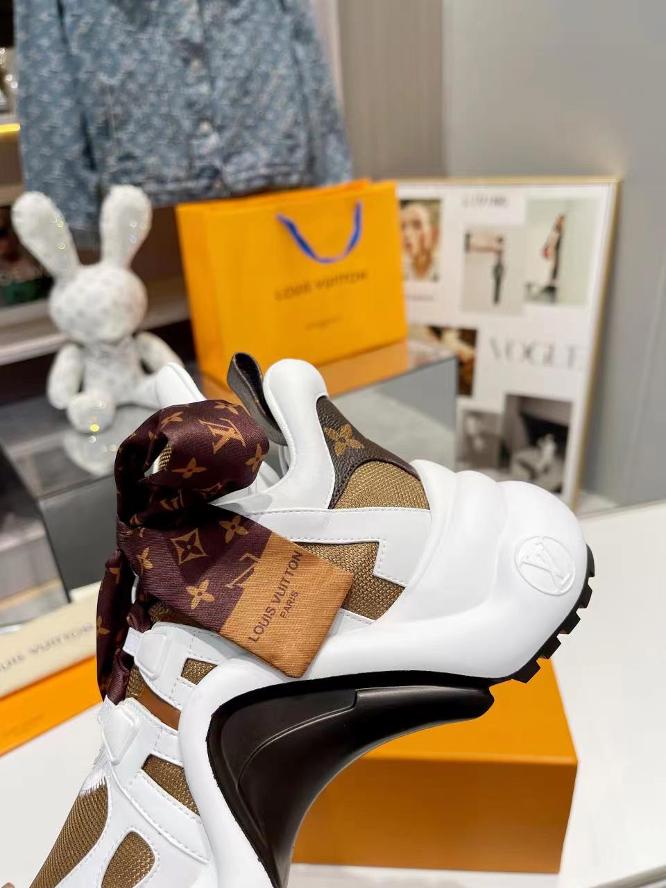 LOUIS VUITTON LV Arch bridge dad shoes