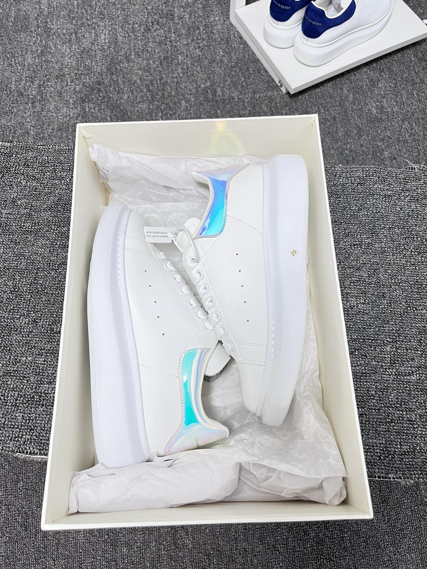 【𝘼𝙡𝙚𝙭𝙖𝙣𝙙𝙚𝙧  𝙈𝙘𝙌𝙪𝙚𝙚𝙣  】Sneakers small white shoes