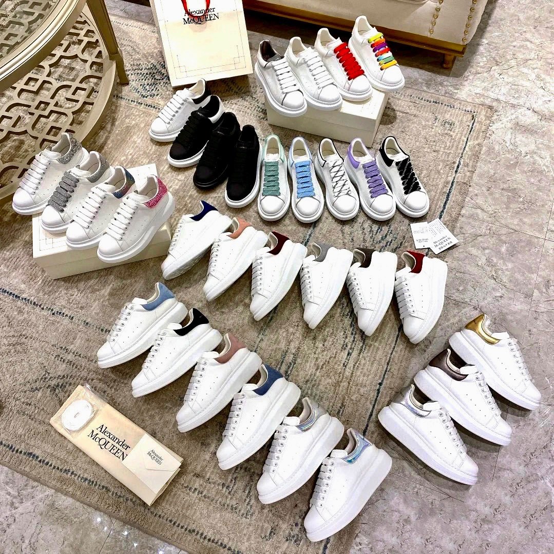 【𝘼𝙡𝙚𝙭𝙖𝙣𝙙𝙚𝙧  𝙈𝙘𝙌𝙪𝙚𝙚𝙣  】Sneakers small white shoes