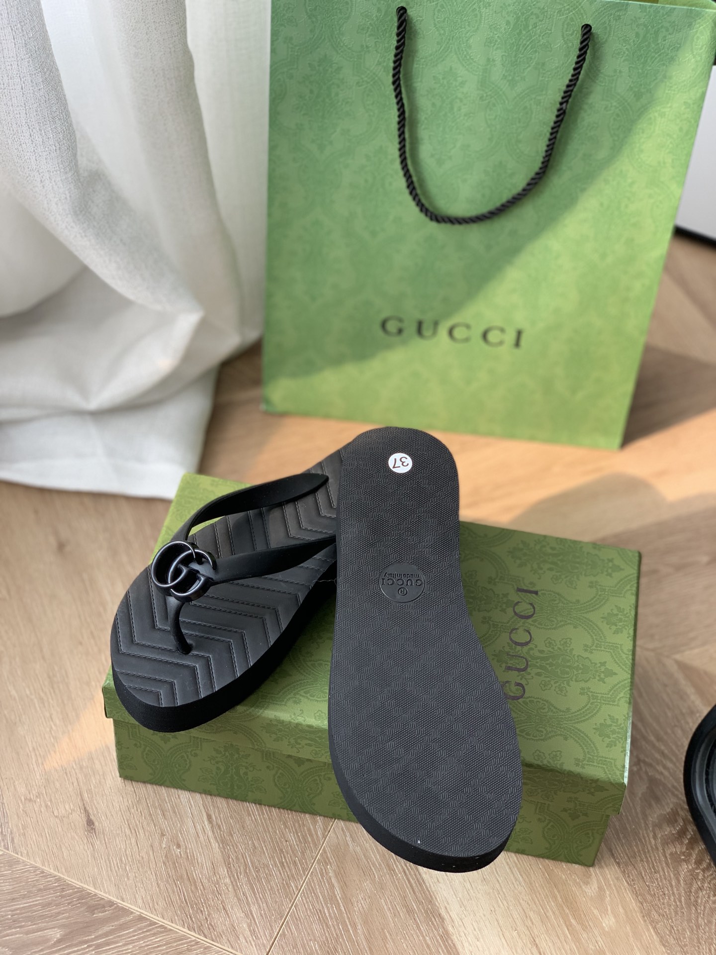 Gucci summer beach sliders