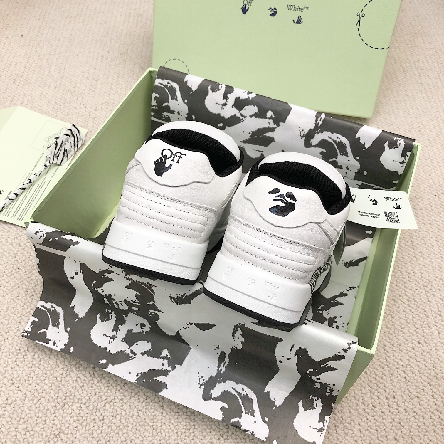 OFF WHITE Casual sneakers