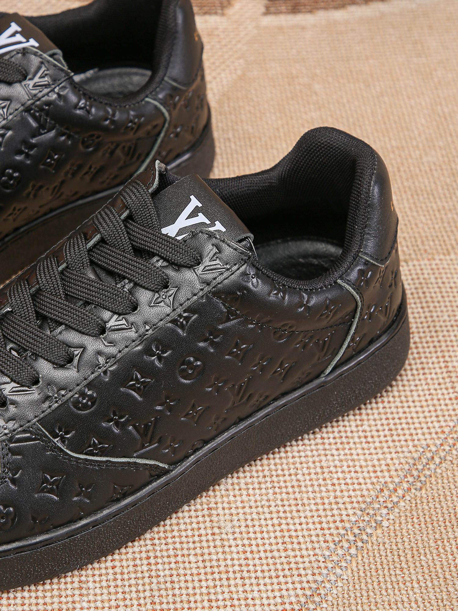 Louis Vuitton LV low-top sneakers Men's shoes