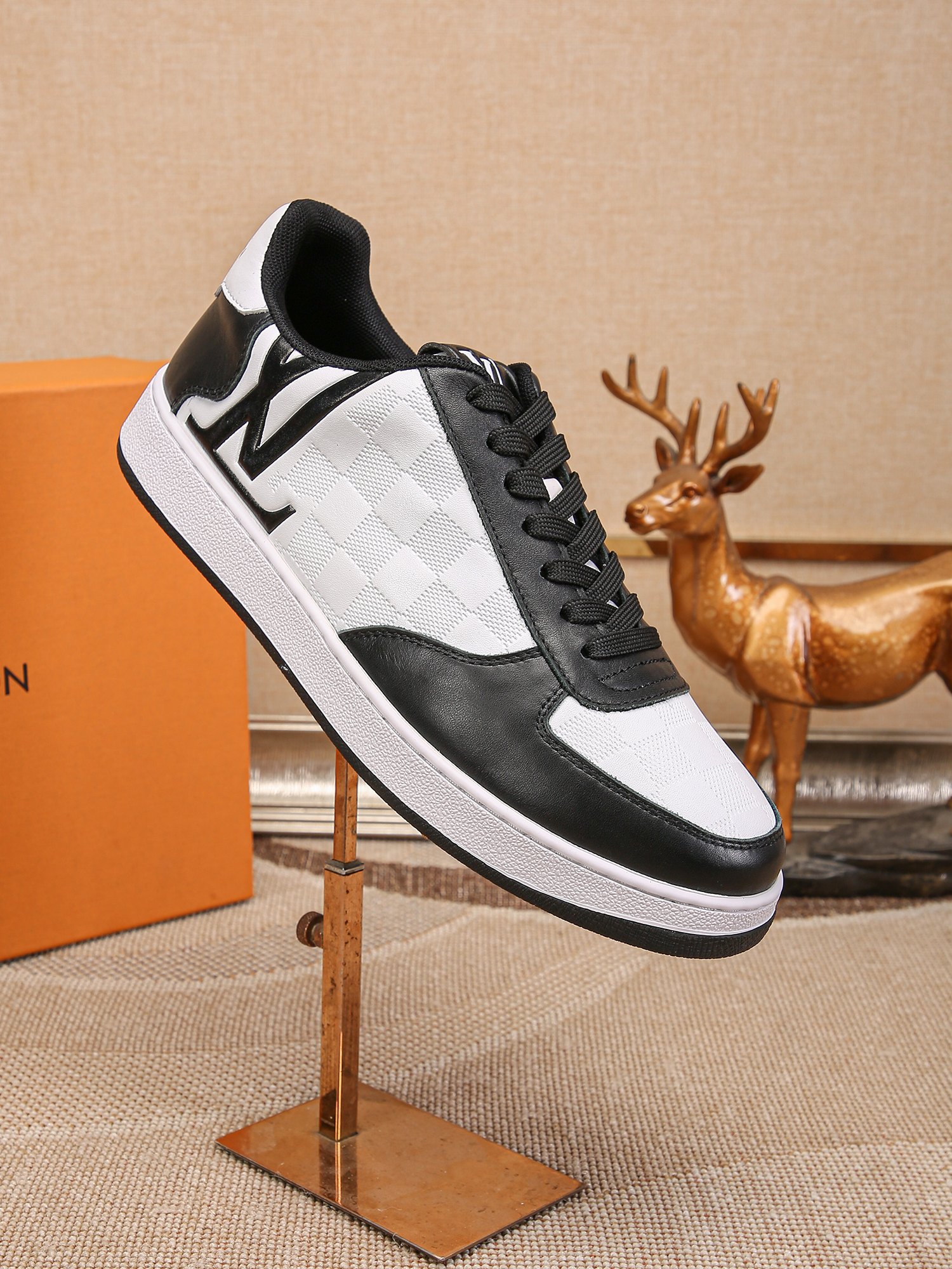 Louis Vuitton LV low-top sneakers men's shoes