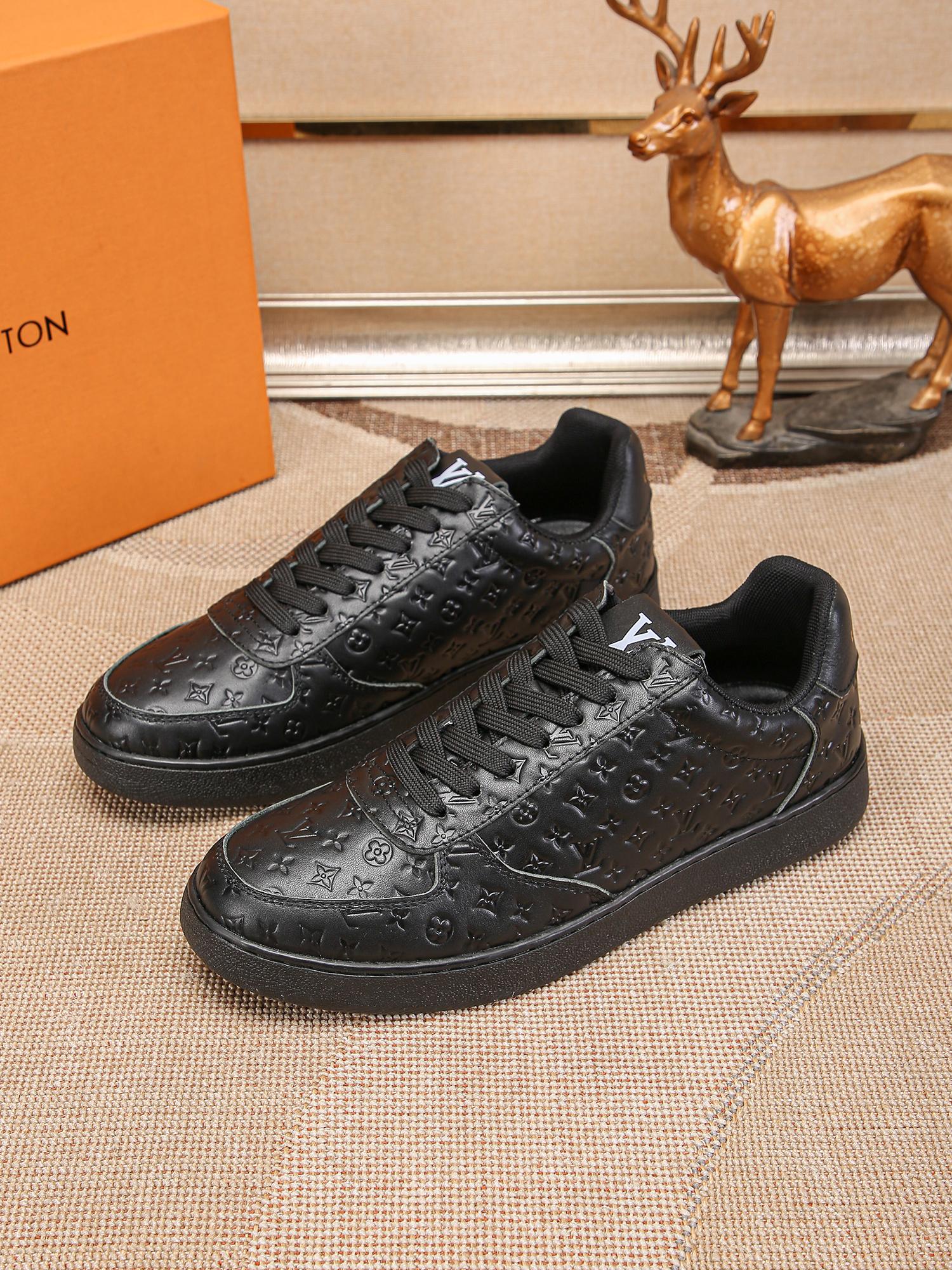 Louis Vuitton LV low-top sneakers Men's shoes
