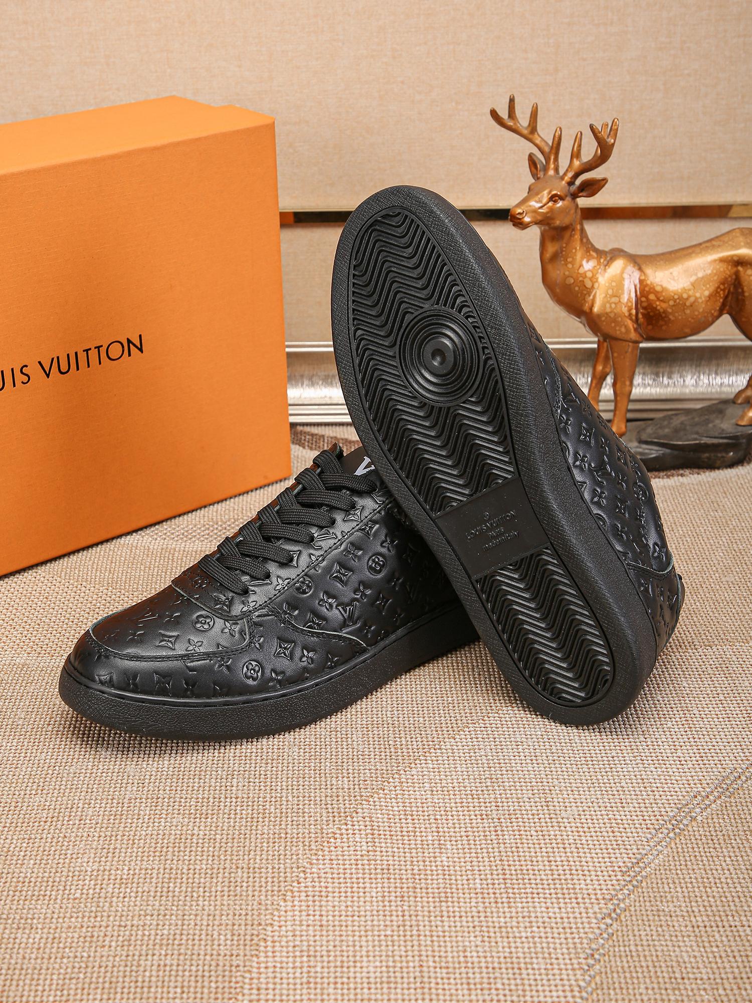 Louis Vuitton LV low-top sneakers Men's shoes