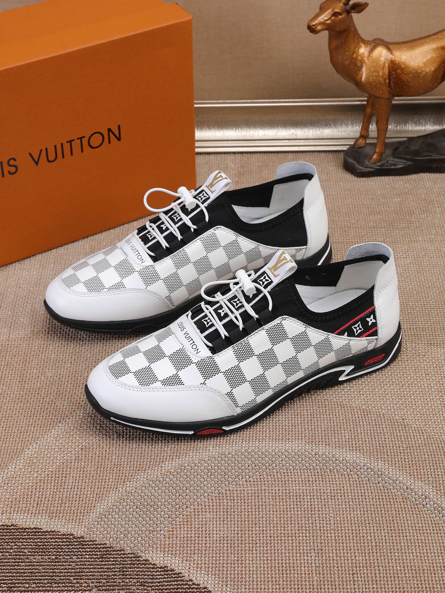 LOUIS VUITTON LV Sneakers men's shoes