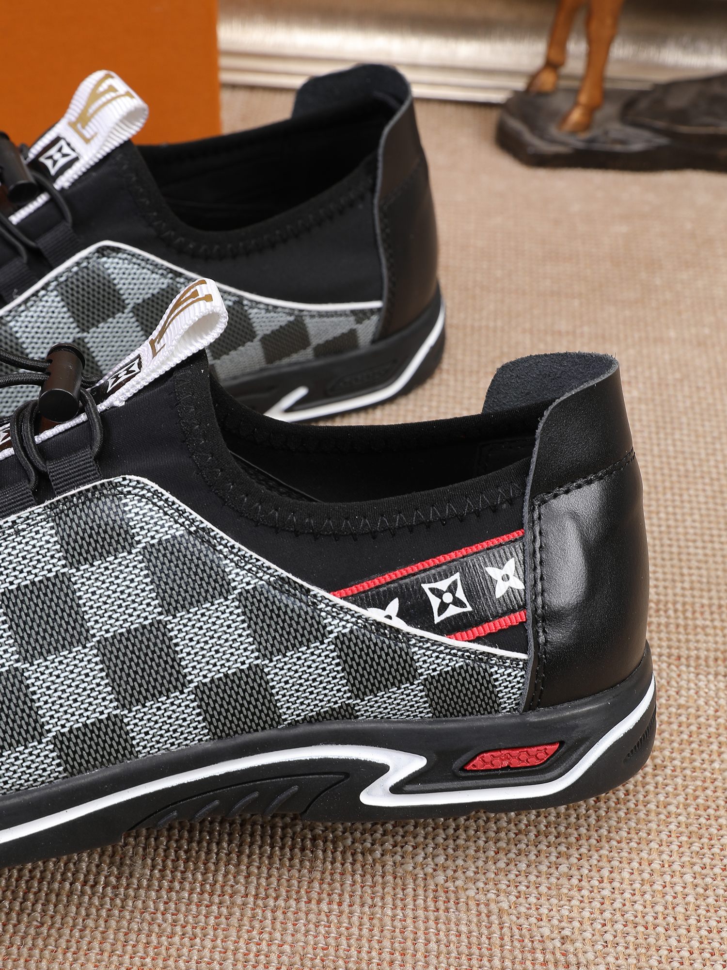 LOUIS VUITTON LV Sneakers men's shoes