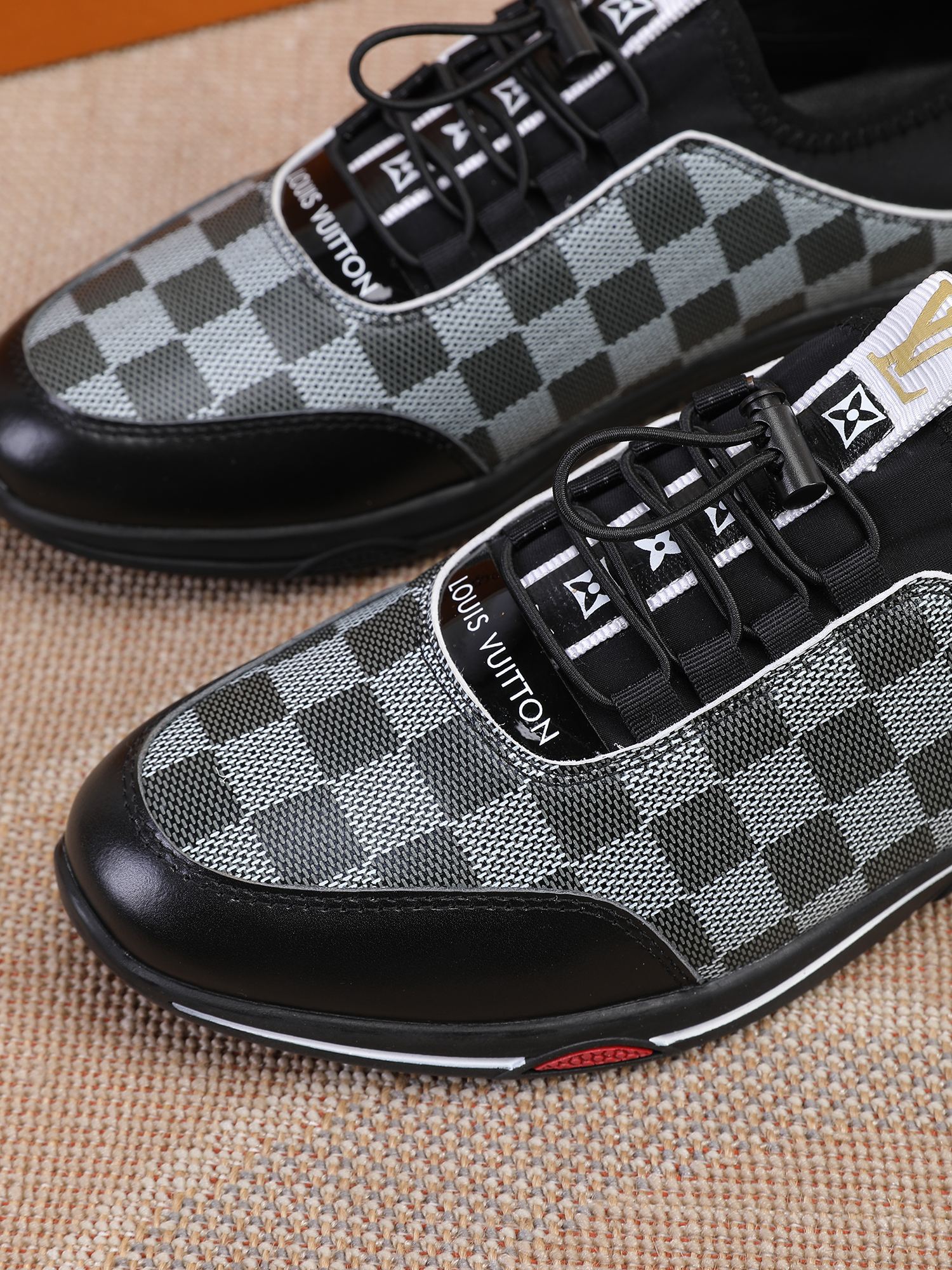 LOUIS VUITTON LV Sneakers men's shoes