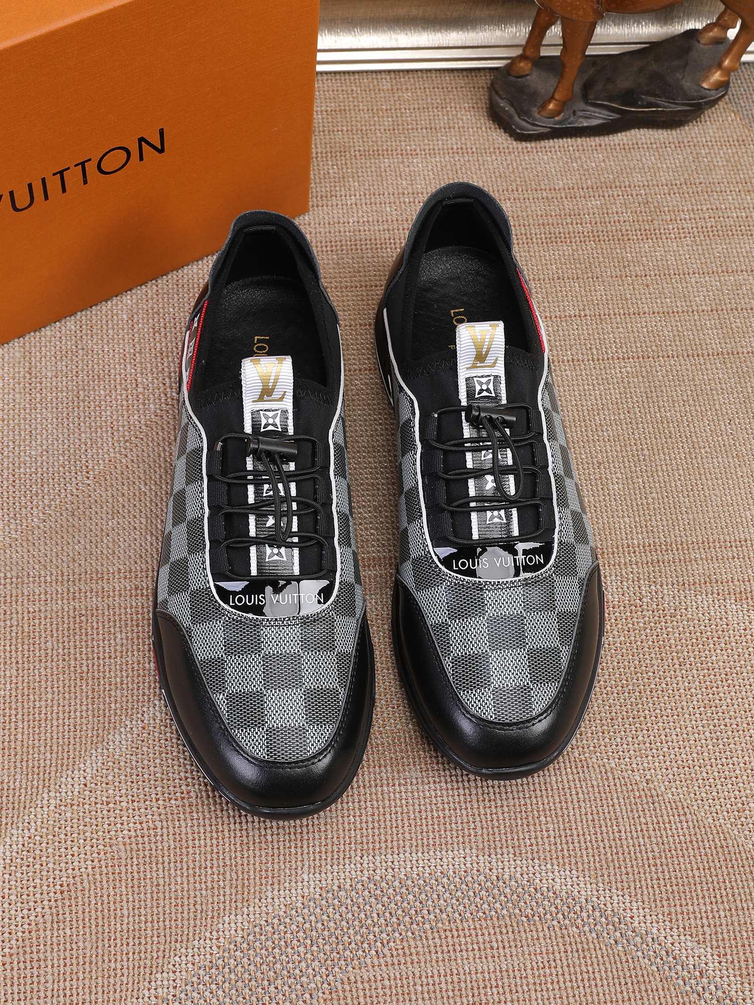LOUIS VUITTON LV Sneakers men's shoes