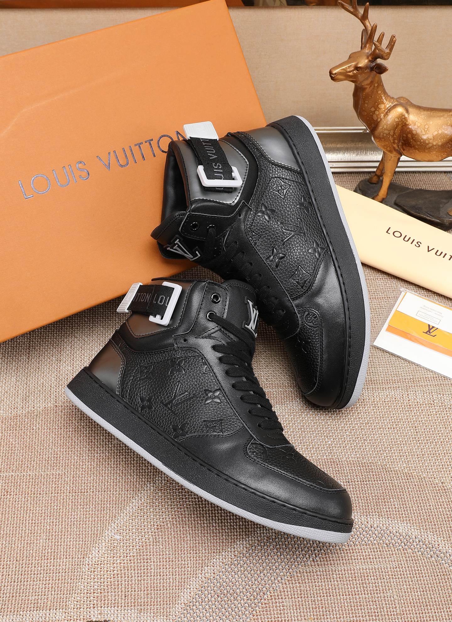 Louis Vuitton LV casual sneakers men's shoes
