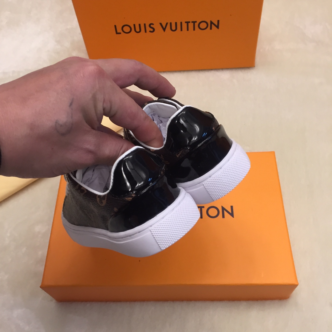 LV children's casual shoes