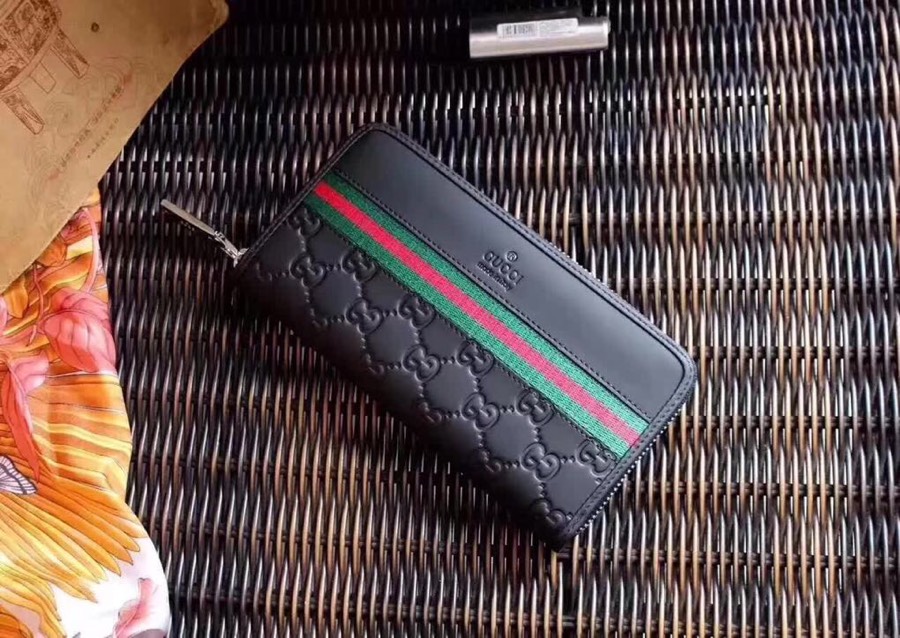 Gucci wallet tote