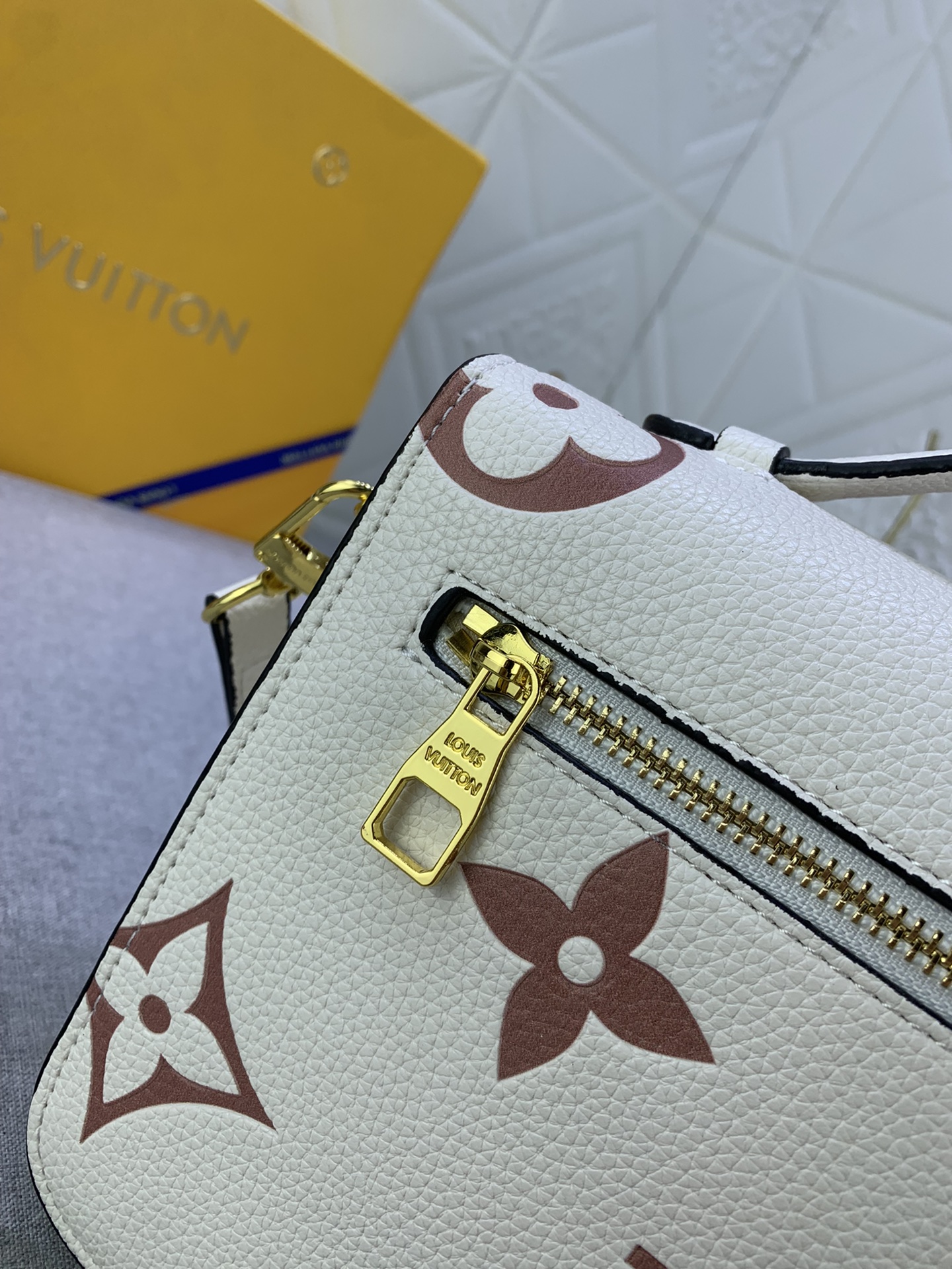 Louis Vuitton LV crossbody shoulder bag