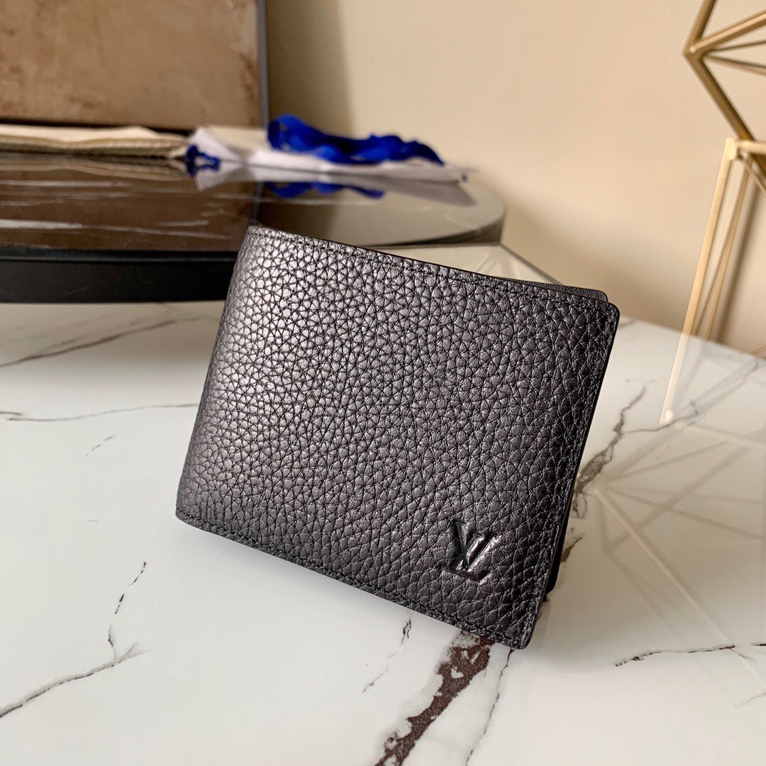 LOUIS VUITTON LV card holder