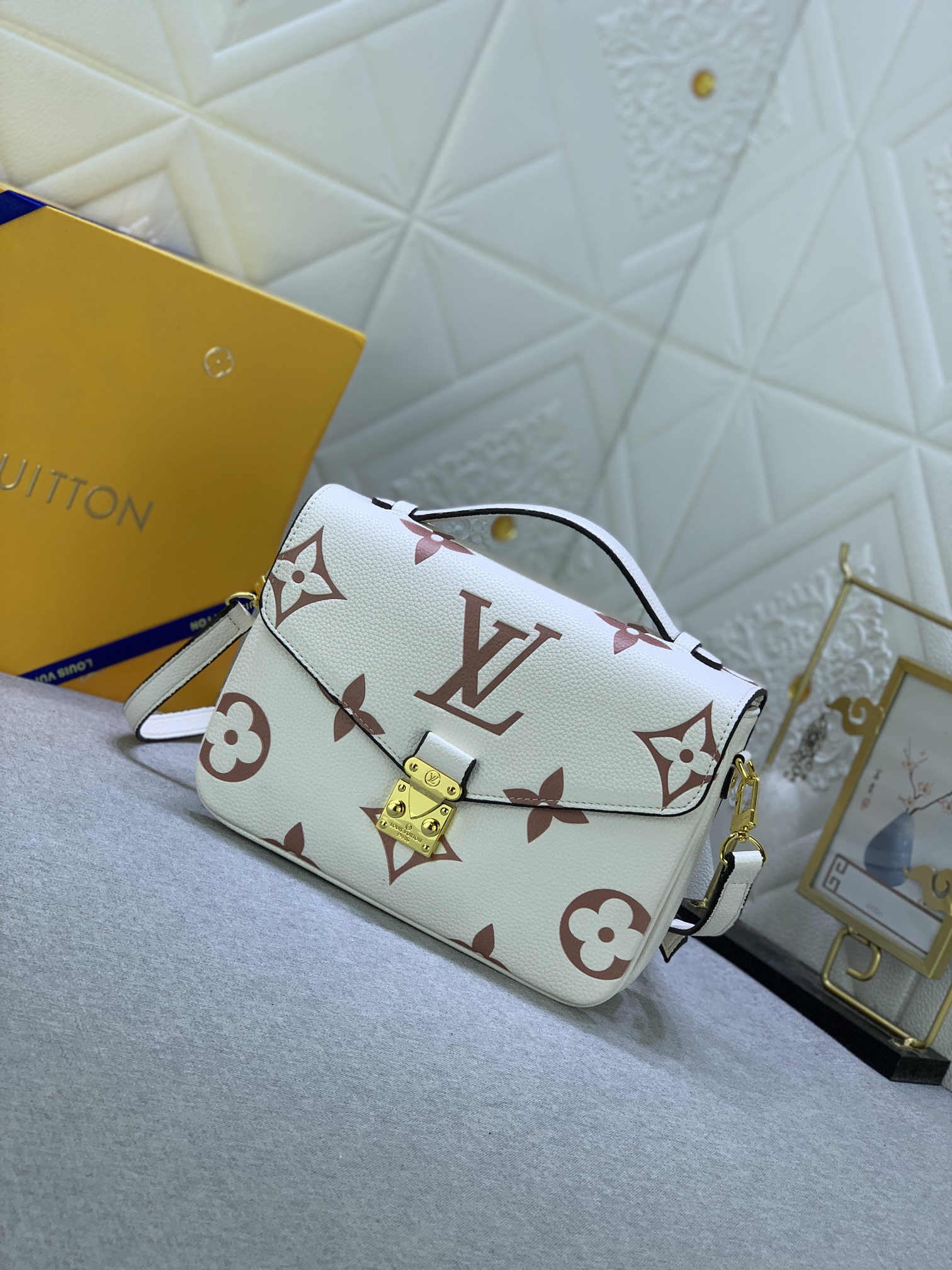 Louis Vuitton LV crossbody shoulder bag