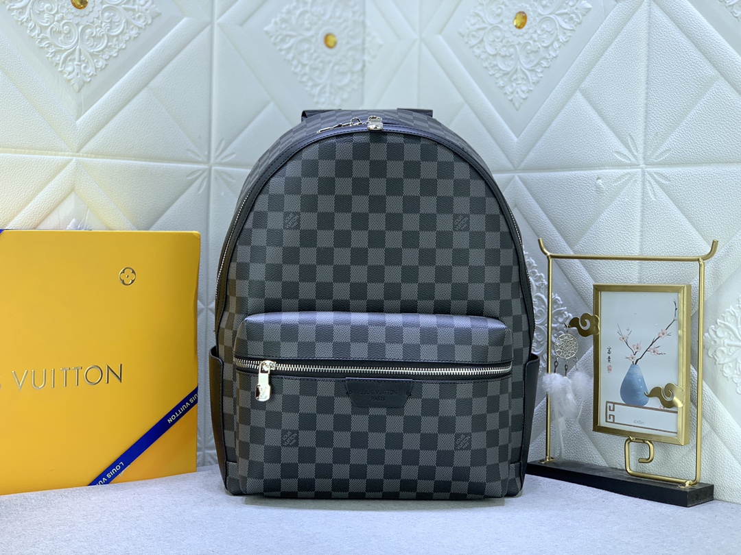 Louis Vuitton LV DISCOVERY backpack