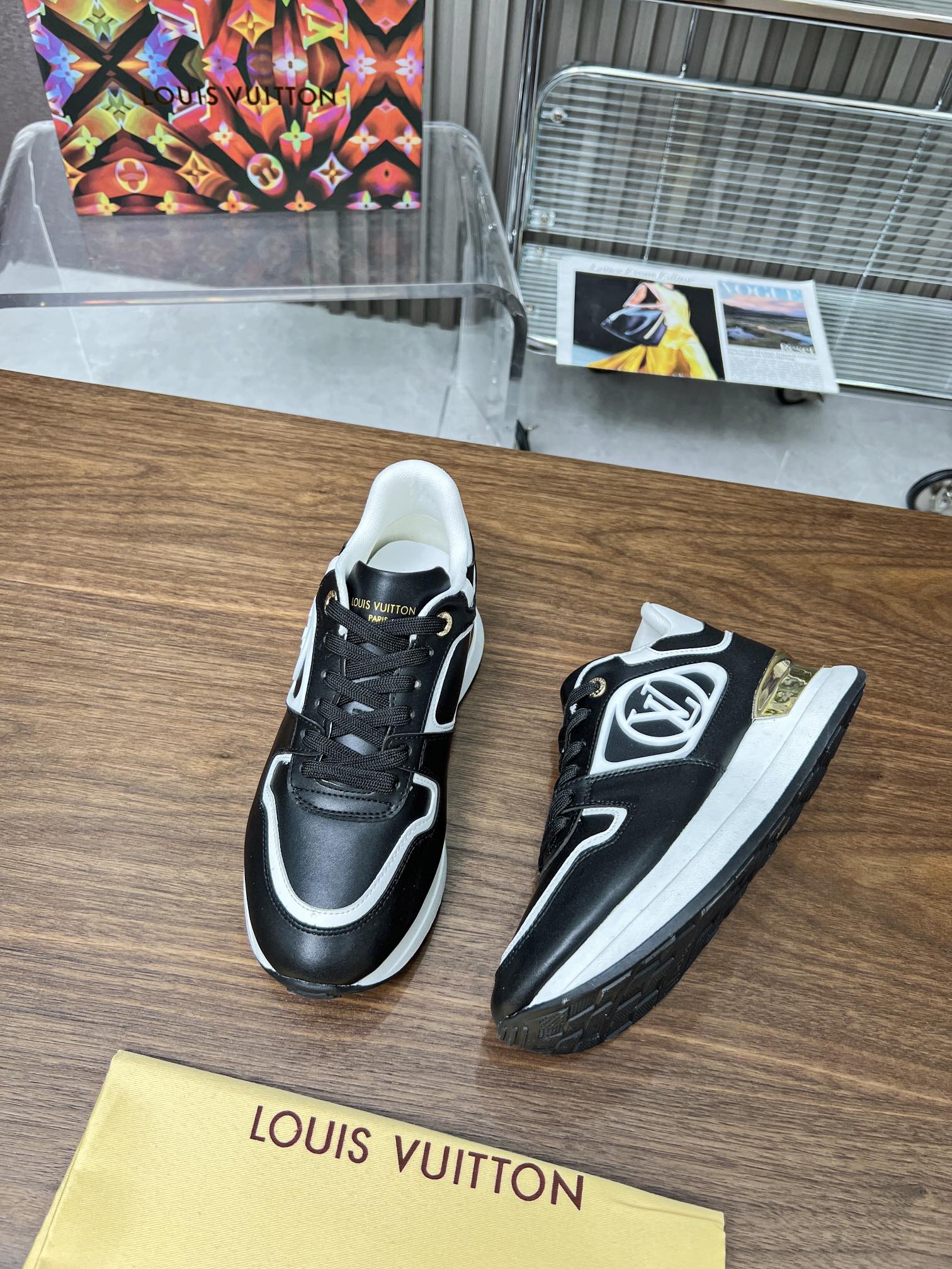 LV LOUIS VUITTON's classic Run Away trainers