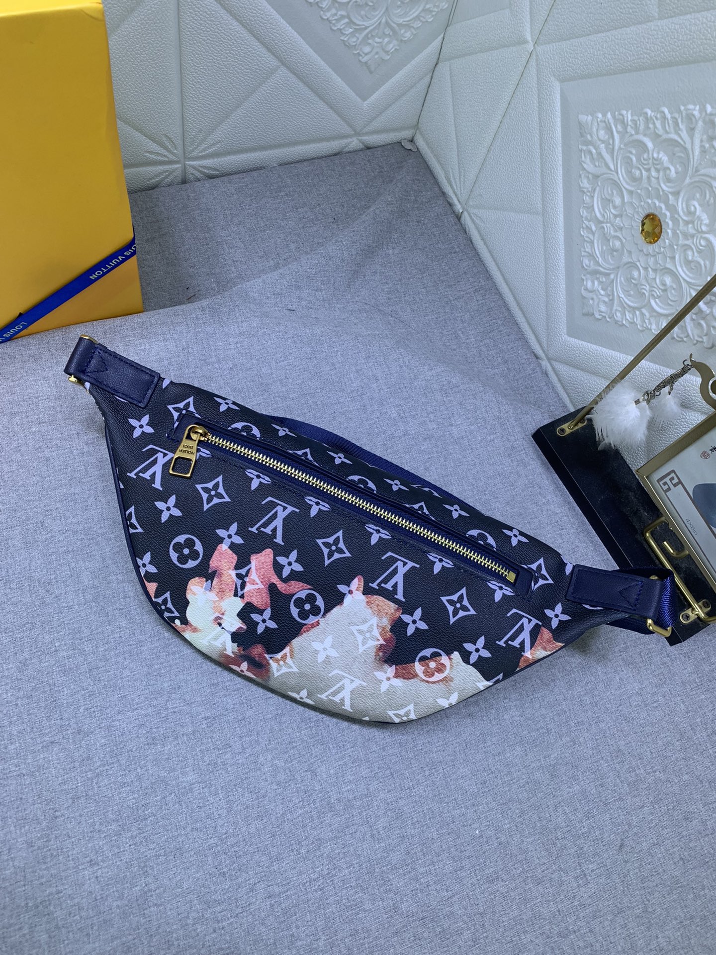 Louis Vuitton LV DISCOVERY small belt bag