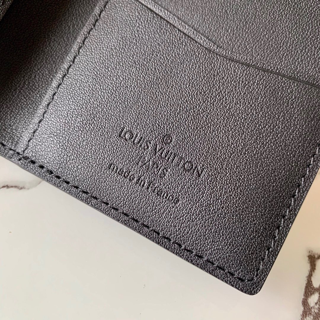 LOUIS VUITTON LV card holder