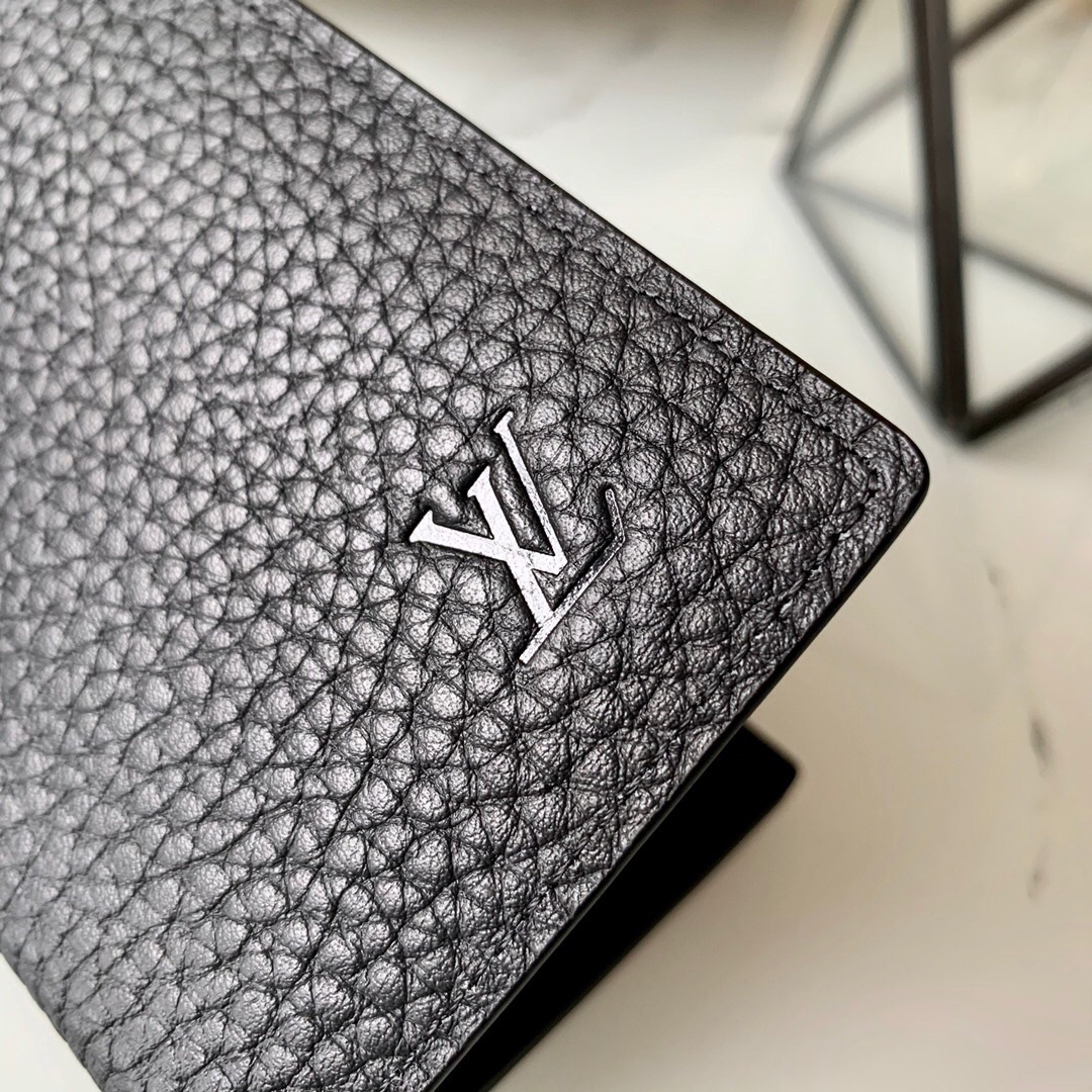 LOUIS VUITTON LV card holder