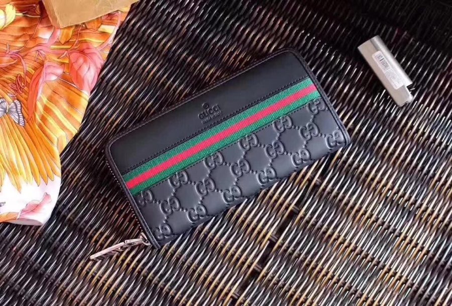 Gucci wallet tote