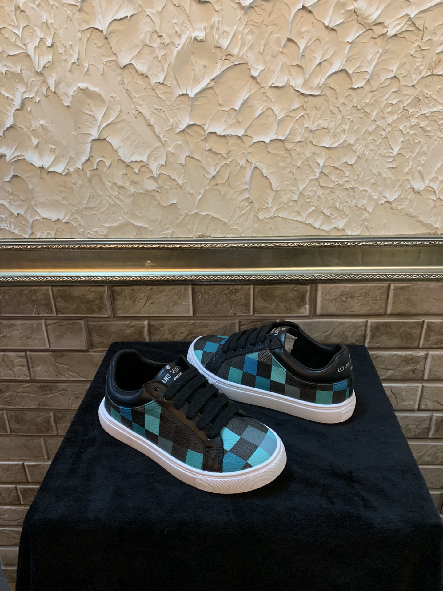 Louis Vuitton LV children's shoes