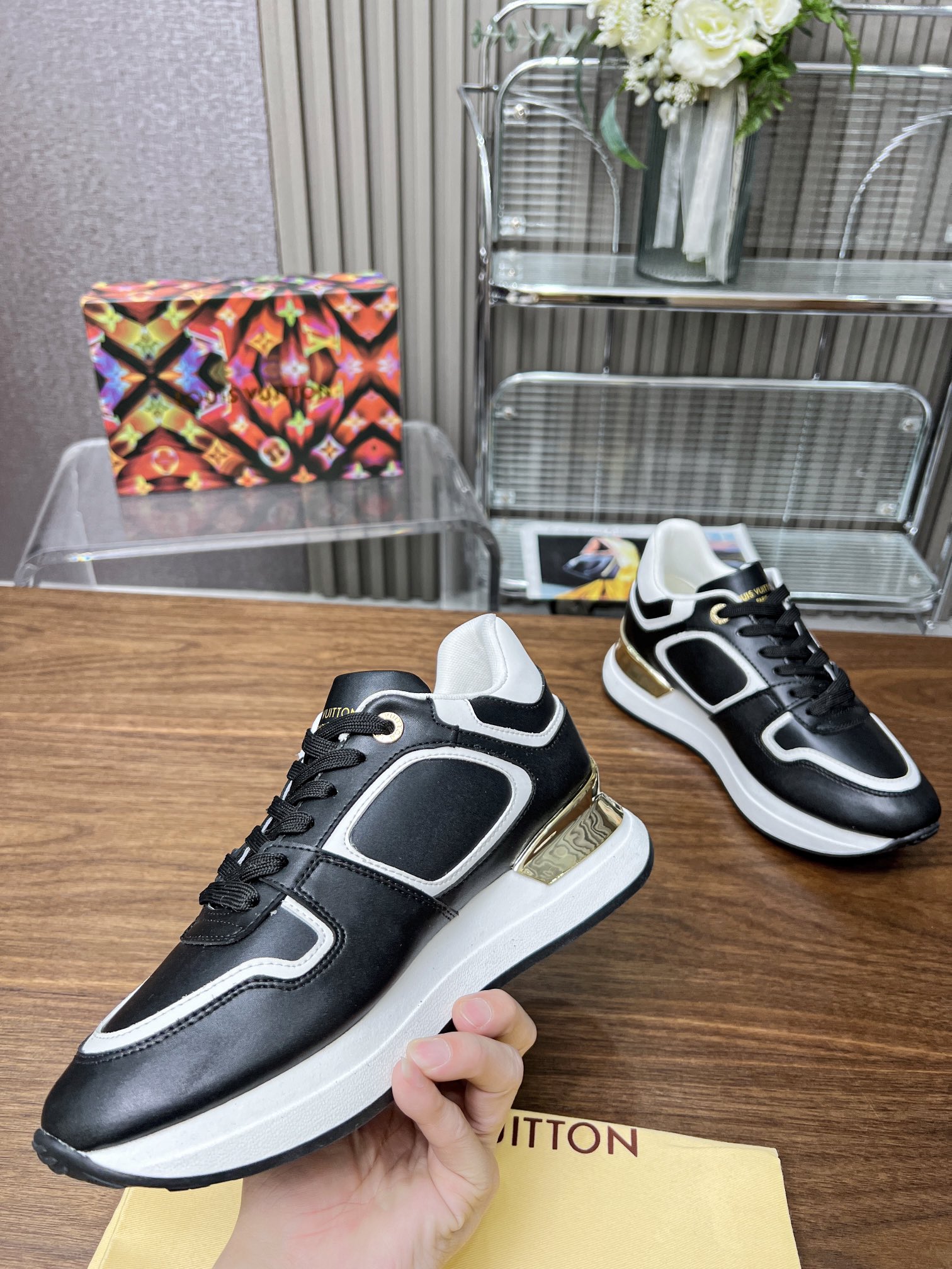 LV LOUIS VUITTON's classic Run Away trainers