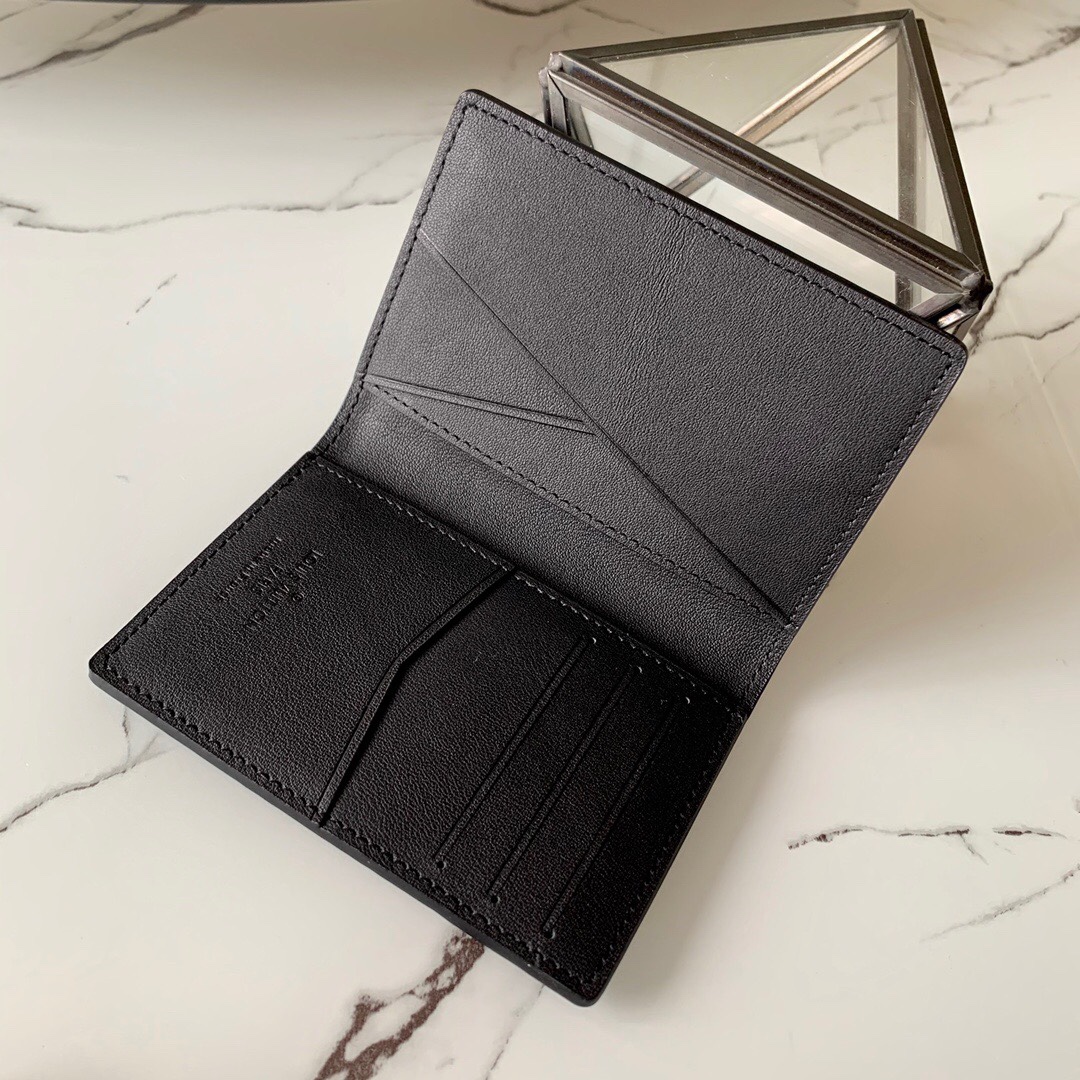 LOUIS VUITTON LV card holder