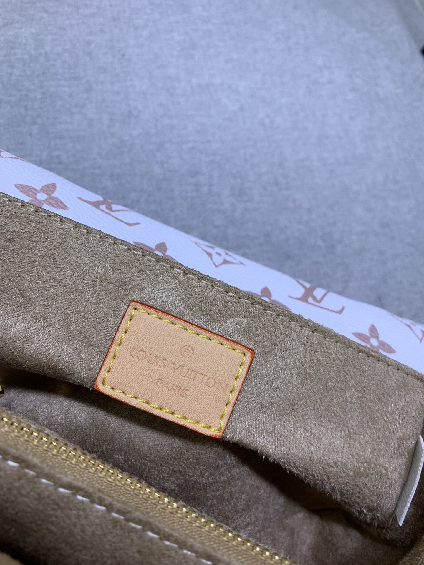 LOUIS VUITTON LV POCHETTE MÉTIS EAST WEST BAGS
