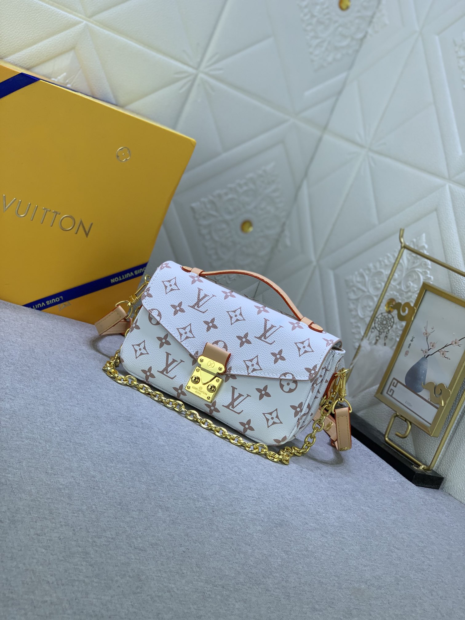 LOUIS VUITTON LV POCHETTE MÉTIS EAST WEST BAGS