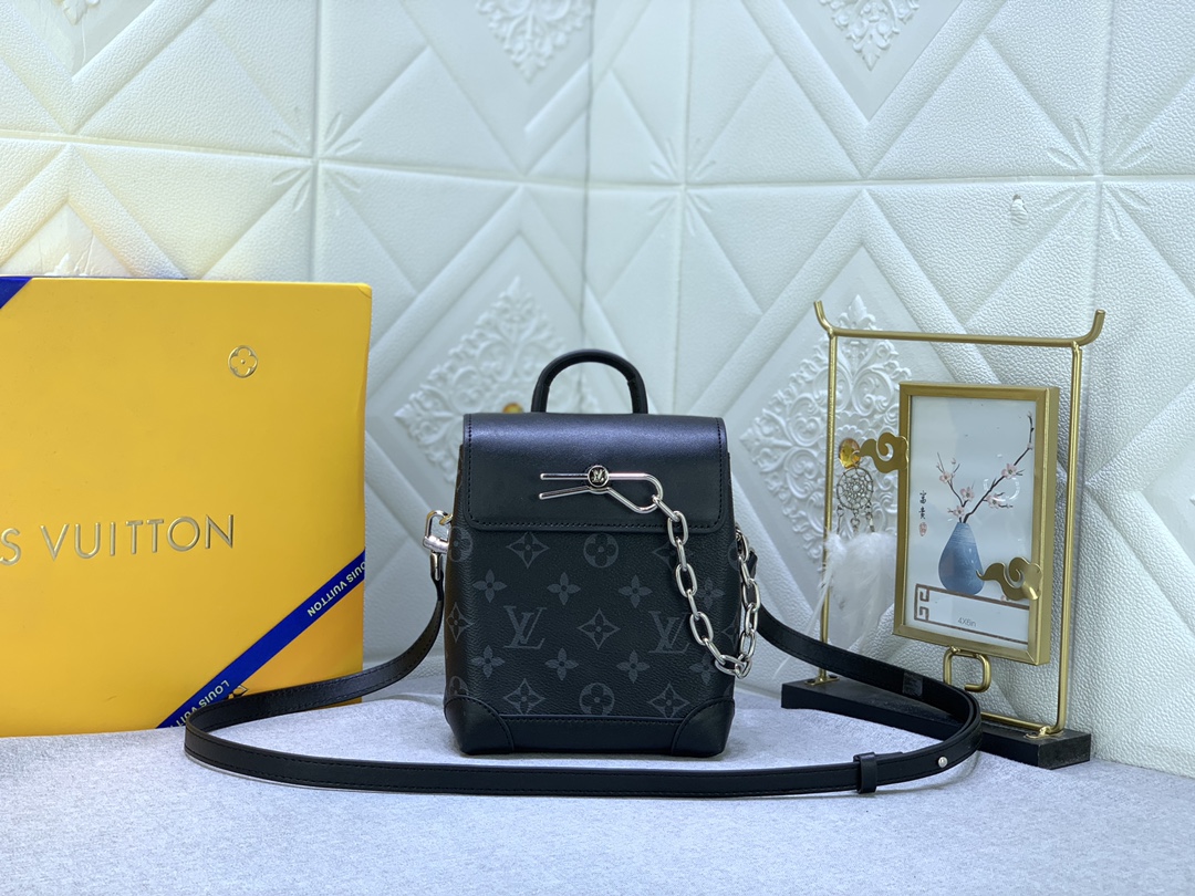 Louis Vuitton LV Northhammer bags