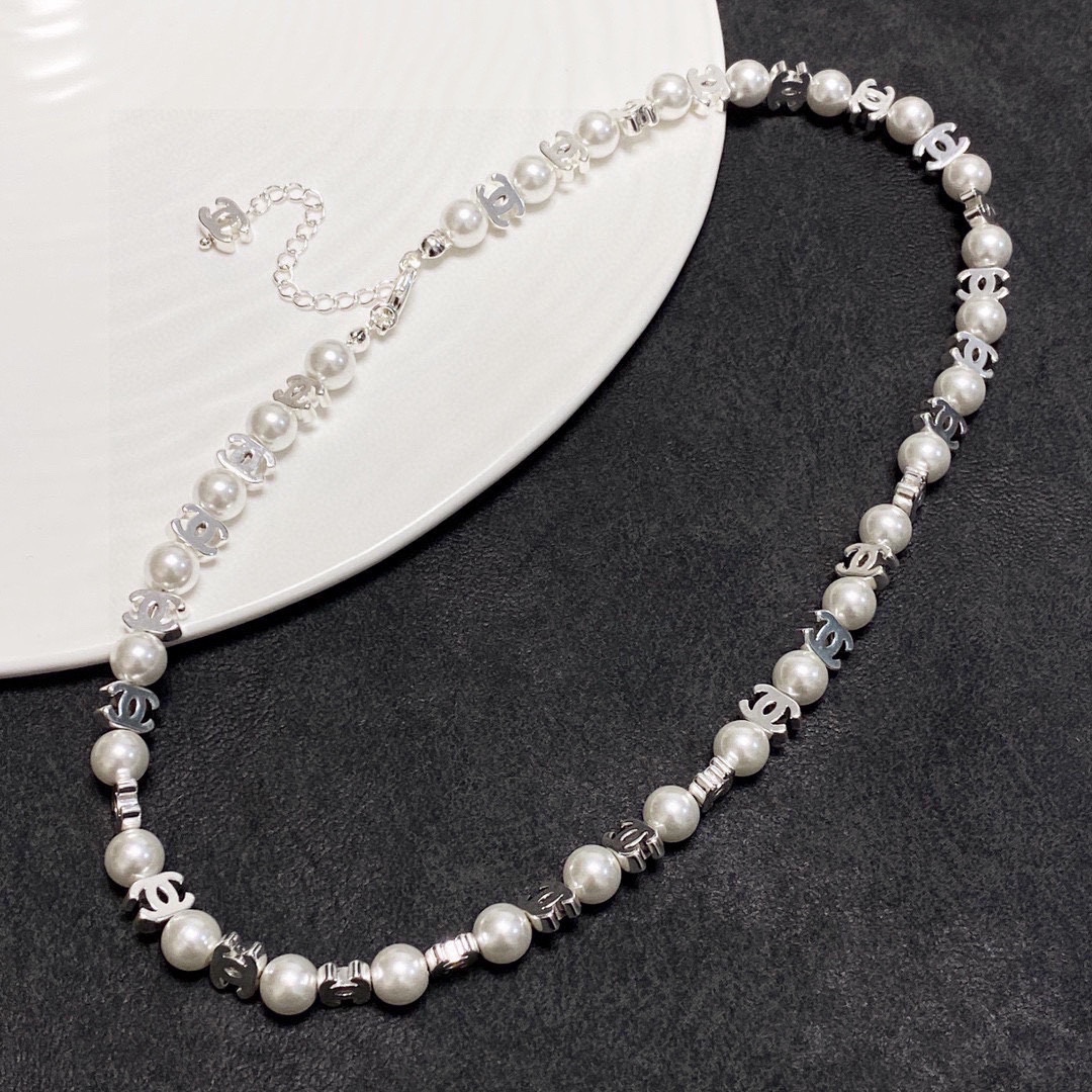 Chanel pearl necklace
