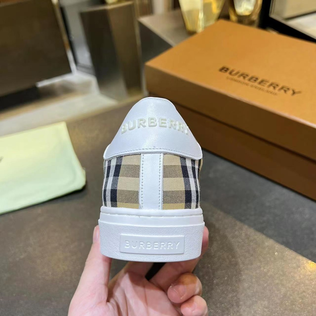 Burbury sneakers