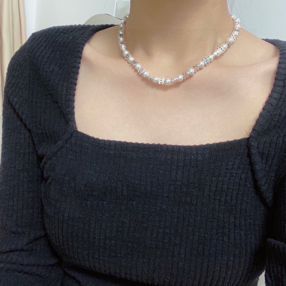 Chanel pearl necklace