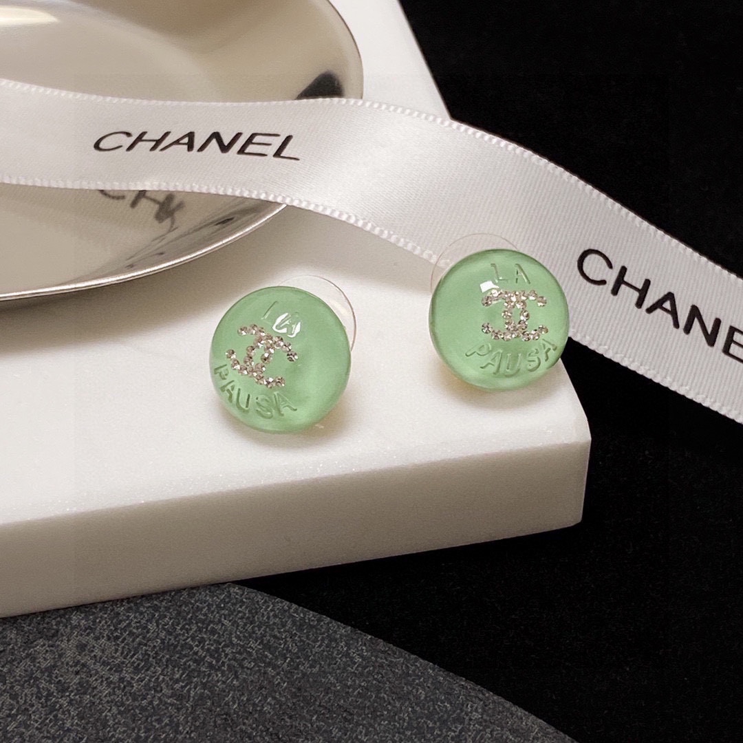 Chanel pale green crystal micro-set diamond stud earrings