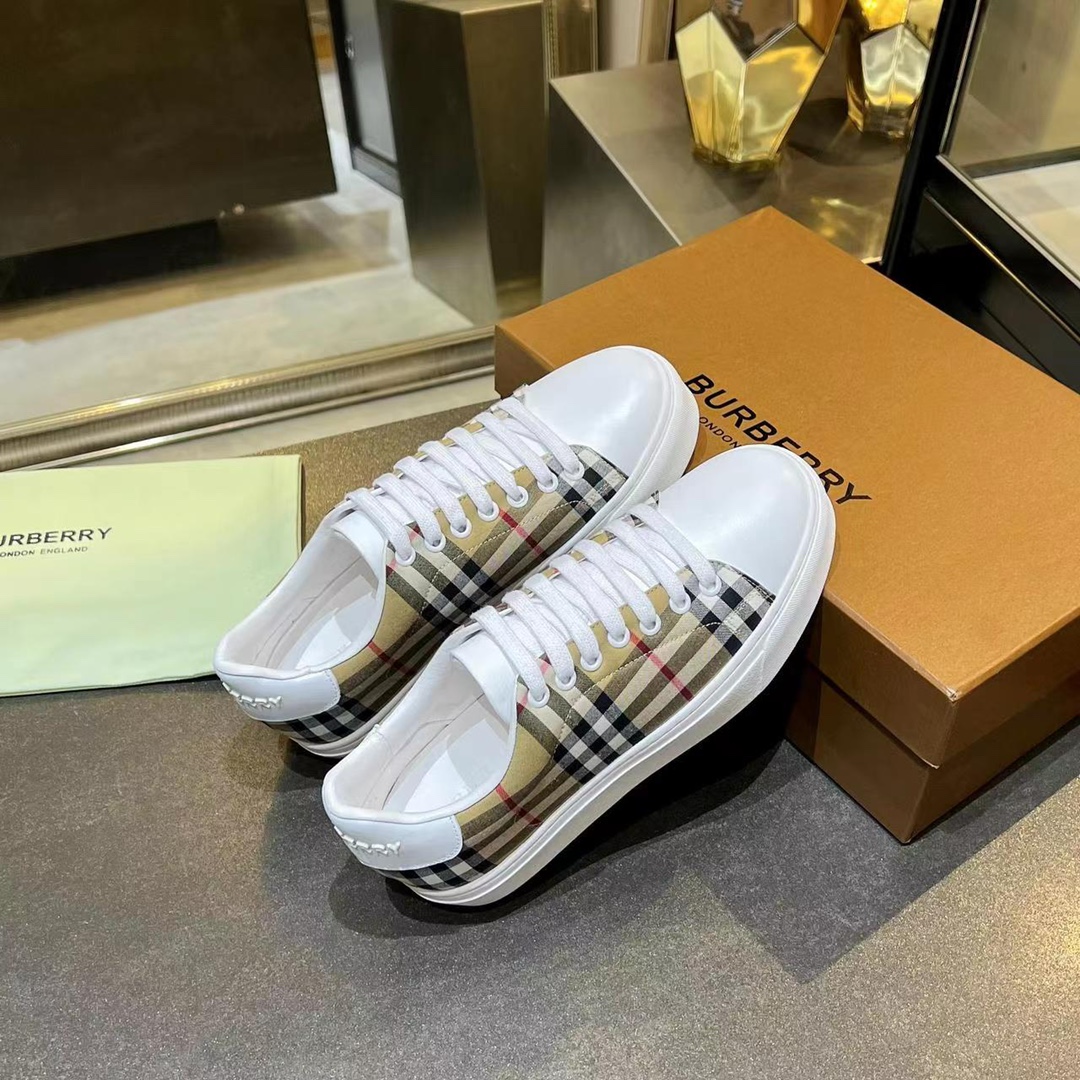 Burbury sneakers
