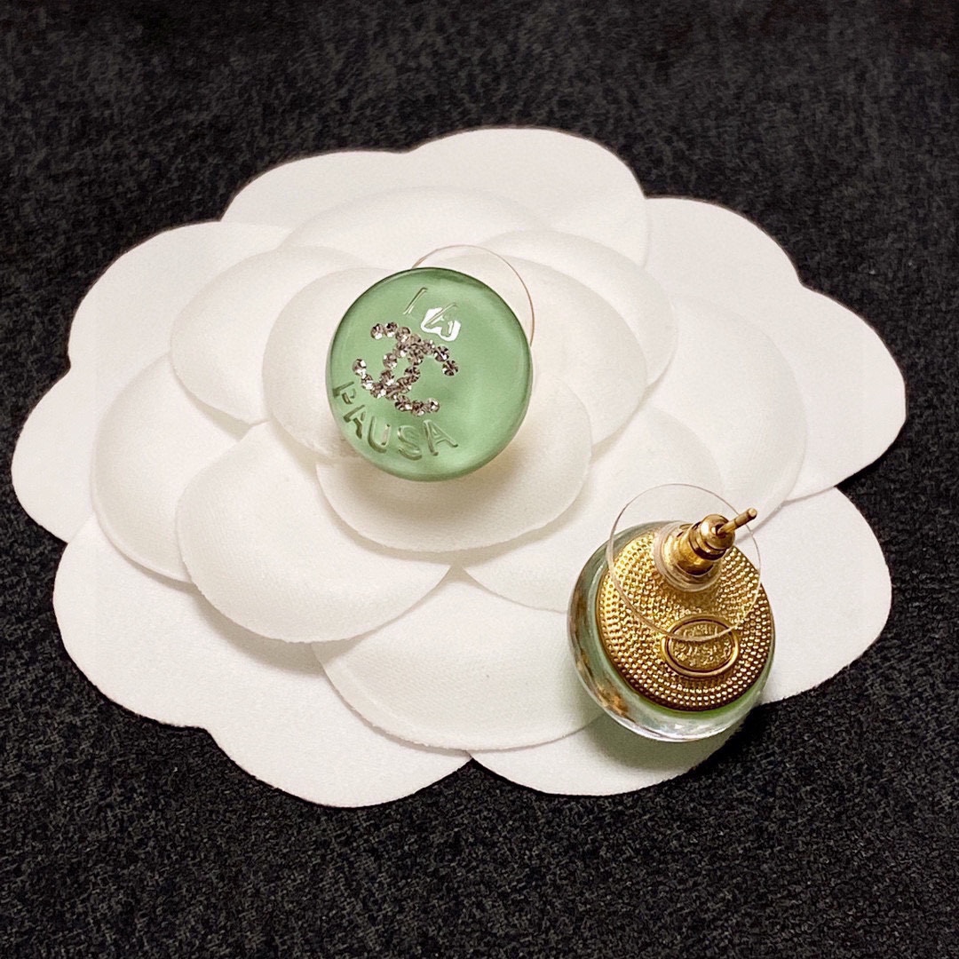 Chanel pale green crystal micro-set diamond stud earrings