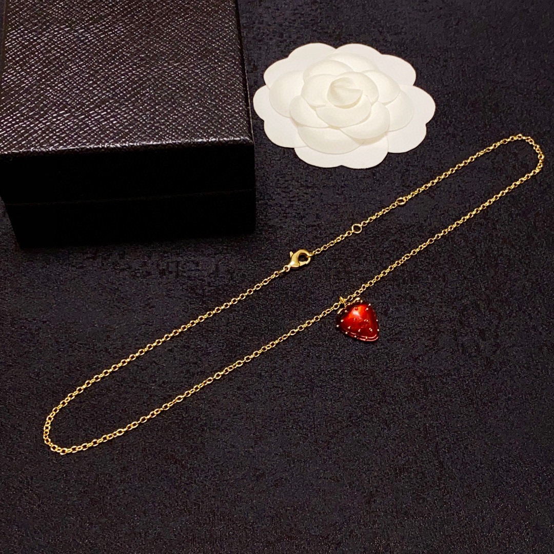 Kate Spade New York summer style cute fresh red strawberry 🍓 necklace