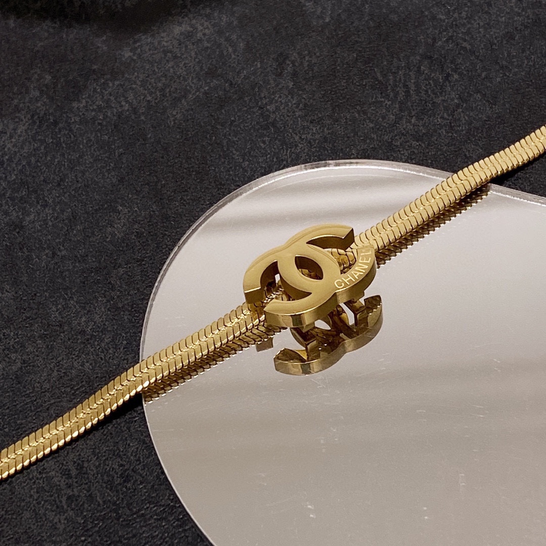 Chanel stainless steel color-retaining snake bone necklace